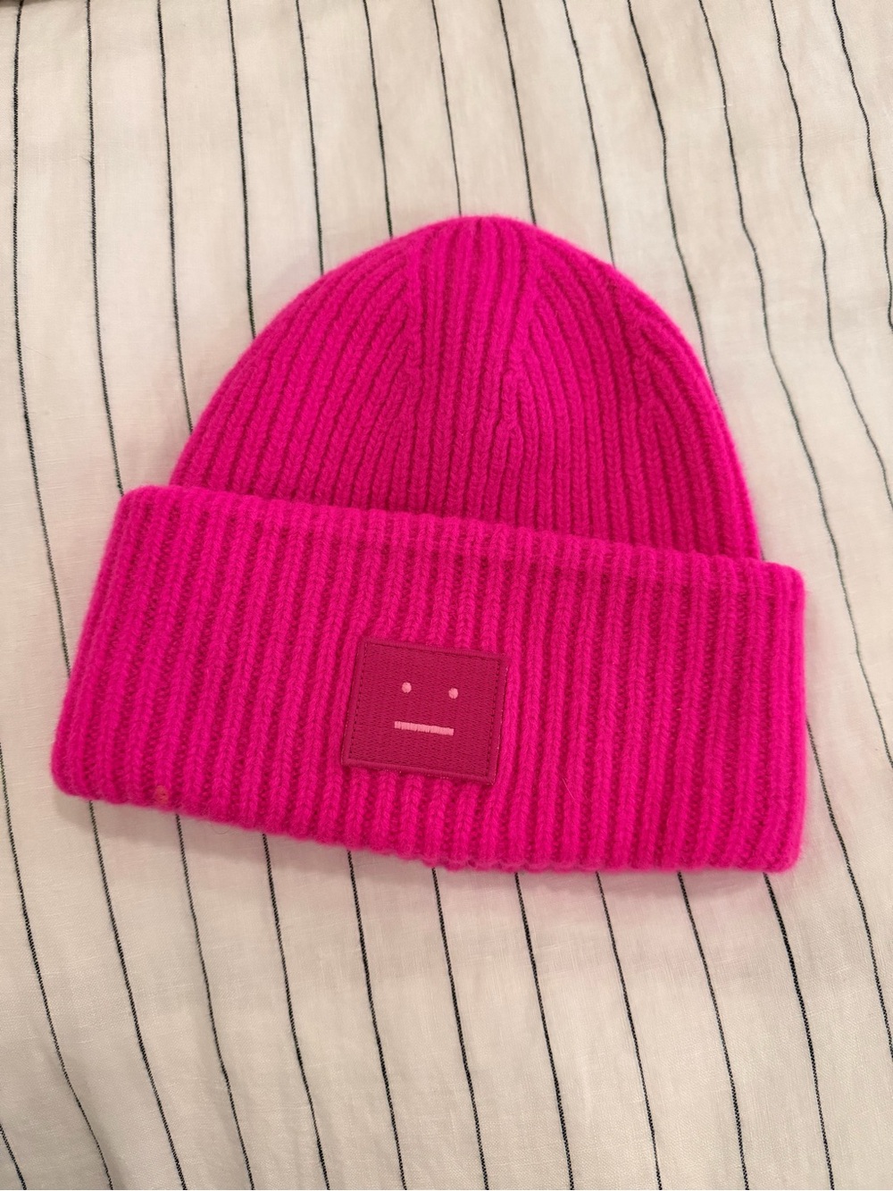 Acne Studios LARGE FACE LOGO BEANIE